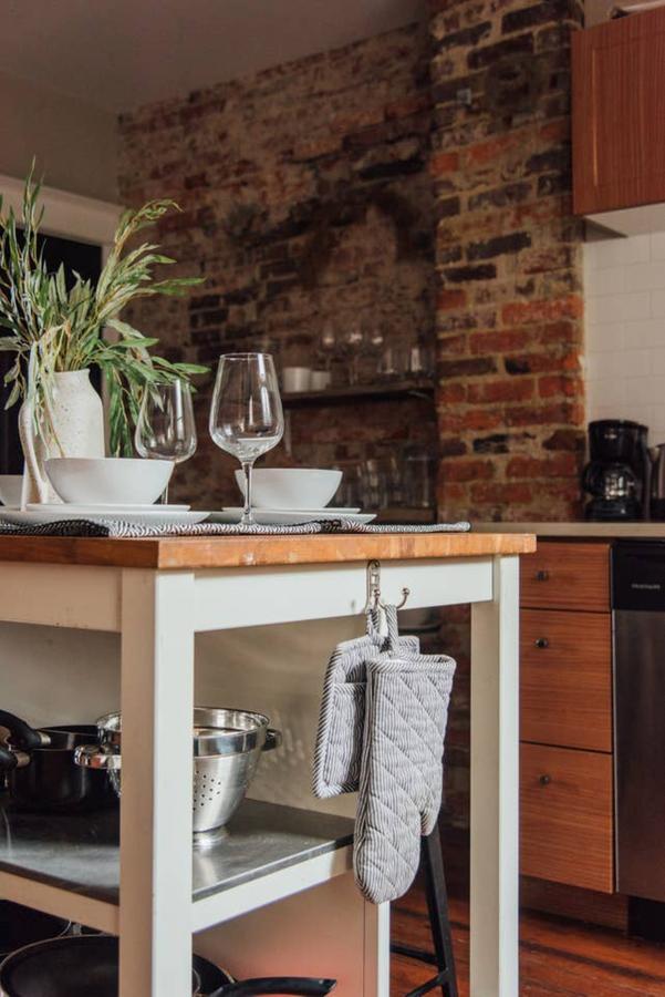 Laurel Street Â· Stylish 4 BR - Cute Patio - Amazing Beds - 96 Walk Score - thumb 38