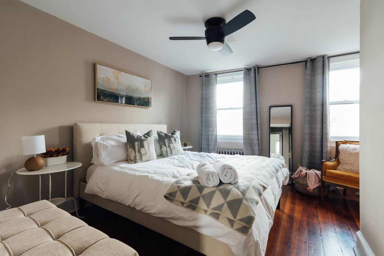 Laurel Street Â· Stylish 4 BR - Cute Patio - Amazing Beds - 96 Walk Score - thumb 34