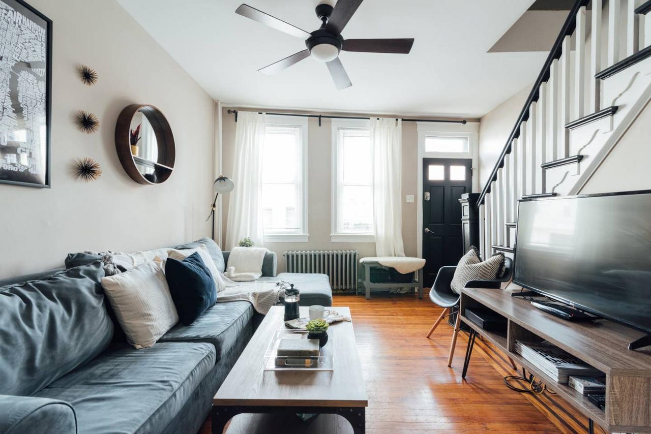 Laurel Street Â· Stylish 4 BR - Cute Patio - Amazing Beds - 96 Walk Score - thumb 0