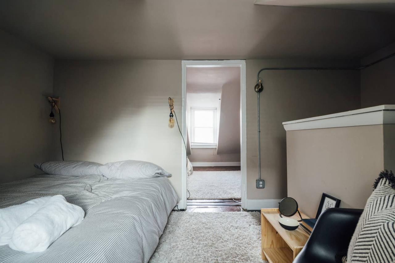 Laurel Street Â· Stylish 4 BR - Cute Patio - Amazing Beds - 96 Walk Score - thumb 11