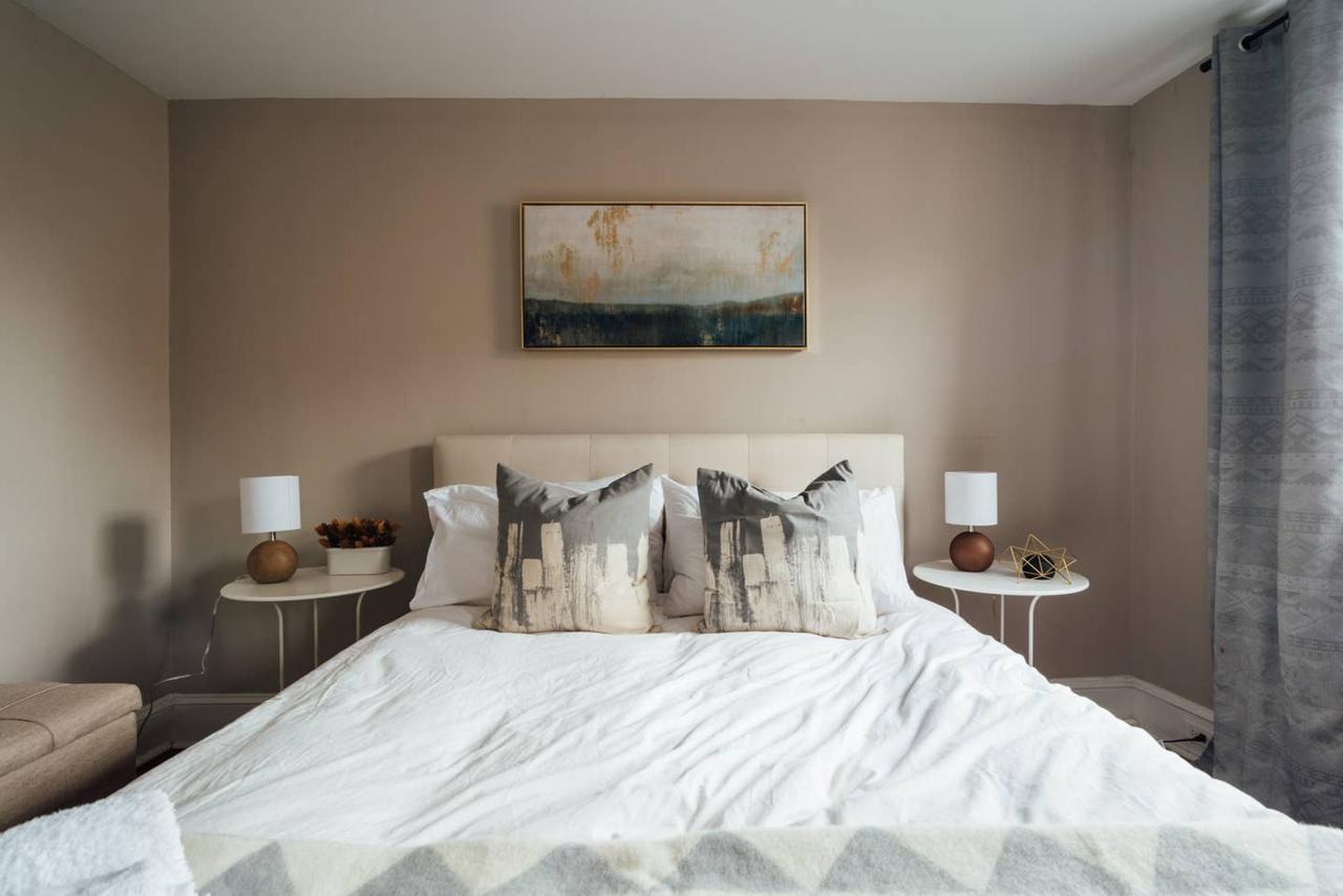 Laurel Street Â· Stylish 4 BR - Cute Patio - Amazing Beds - 96 Walk Score - thumb 43