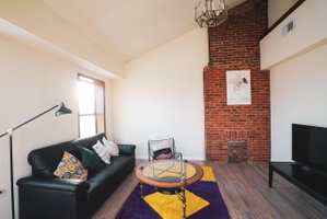 Spacious Loft In Central Art Museum East Peniti Area