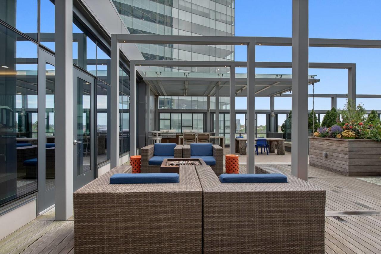 Luxury Suite + Pool + Gym - thumb 16