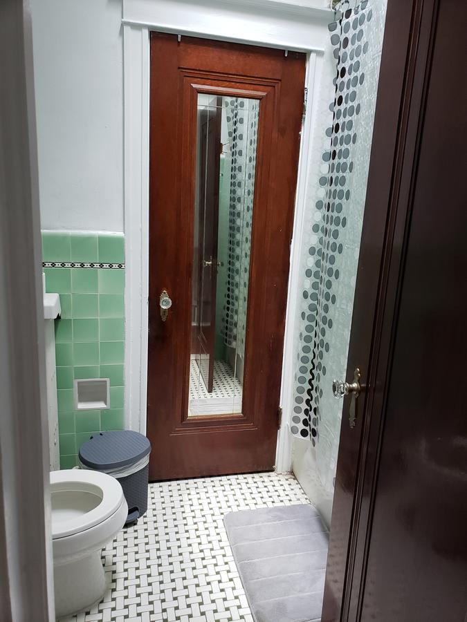 Beautiful Private Bedroom & Bathroom - thumb 2