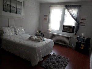 Beautiful Private Bedroom & Bathroom