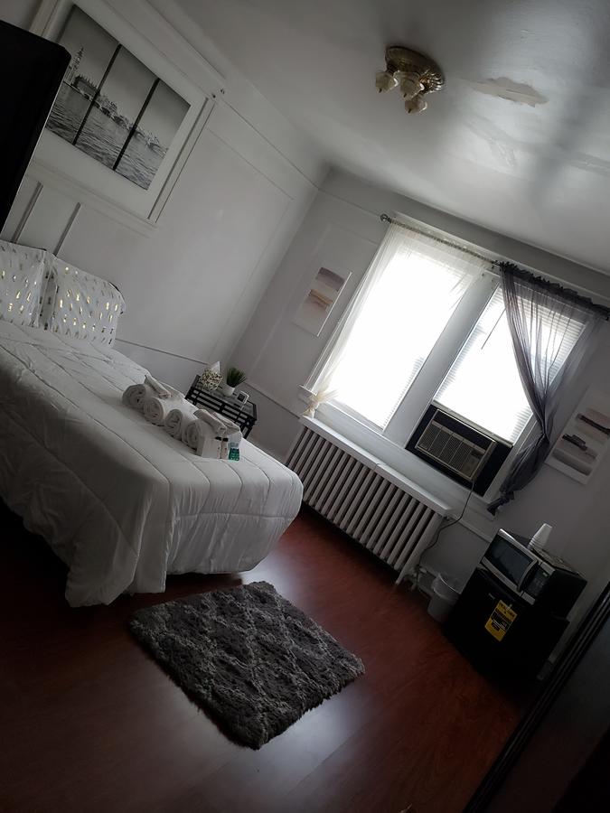 Beautiful Private Bedroom & Bathroom - thumb 14