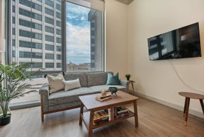 Centrally Located Studio + Amenitized Building
