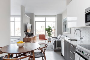 Airy Studio W/ Gym Near Downtown