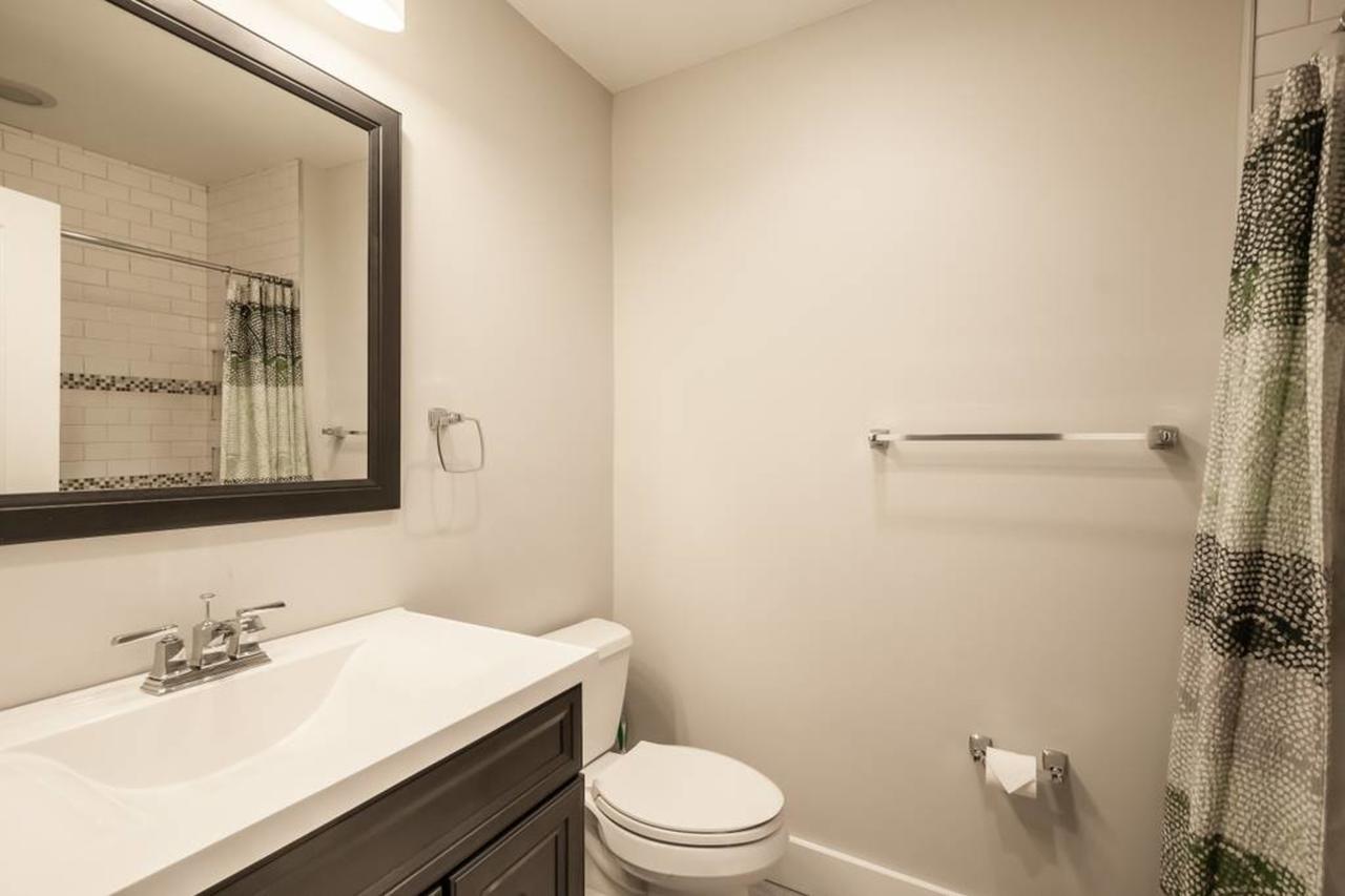 Cozy 2BD Home W/ Private Patio - thumb 9