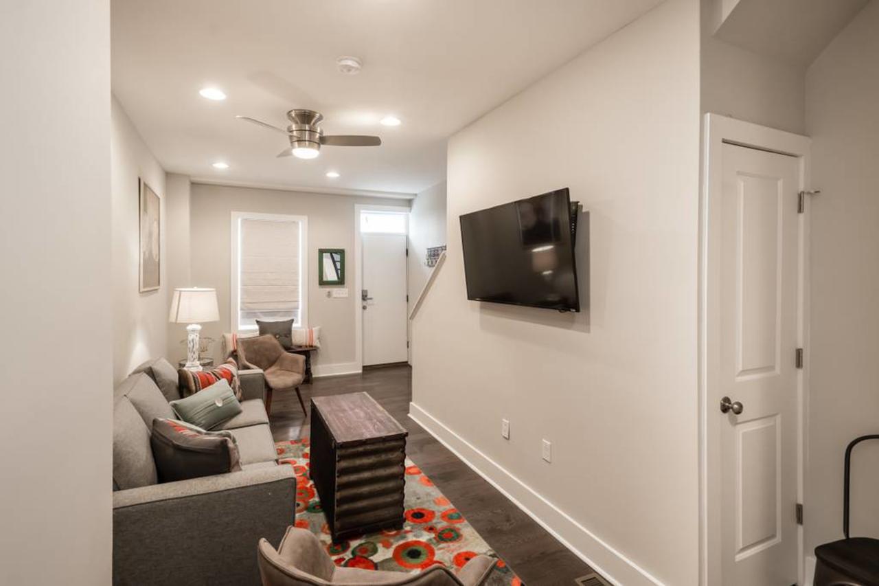 Cozy 2BD Home W/ Private Patio - thumb 1