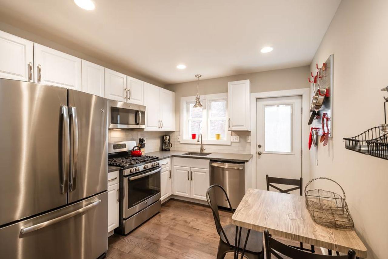 Cozy 2BD Home W/ Private Patio - thumb 4