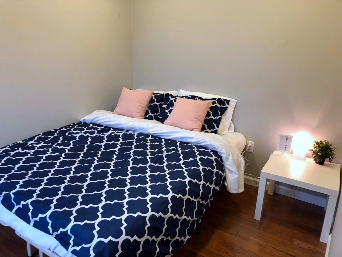 2 BDRM, Sleeps 8, Wifi, 20 Mins From Downtown