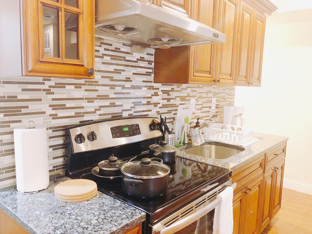 2 BDRM, Sleeps 8, Wifi, 20 Mins From Downtown - thumb 4