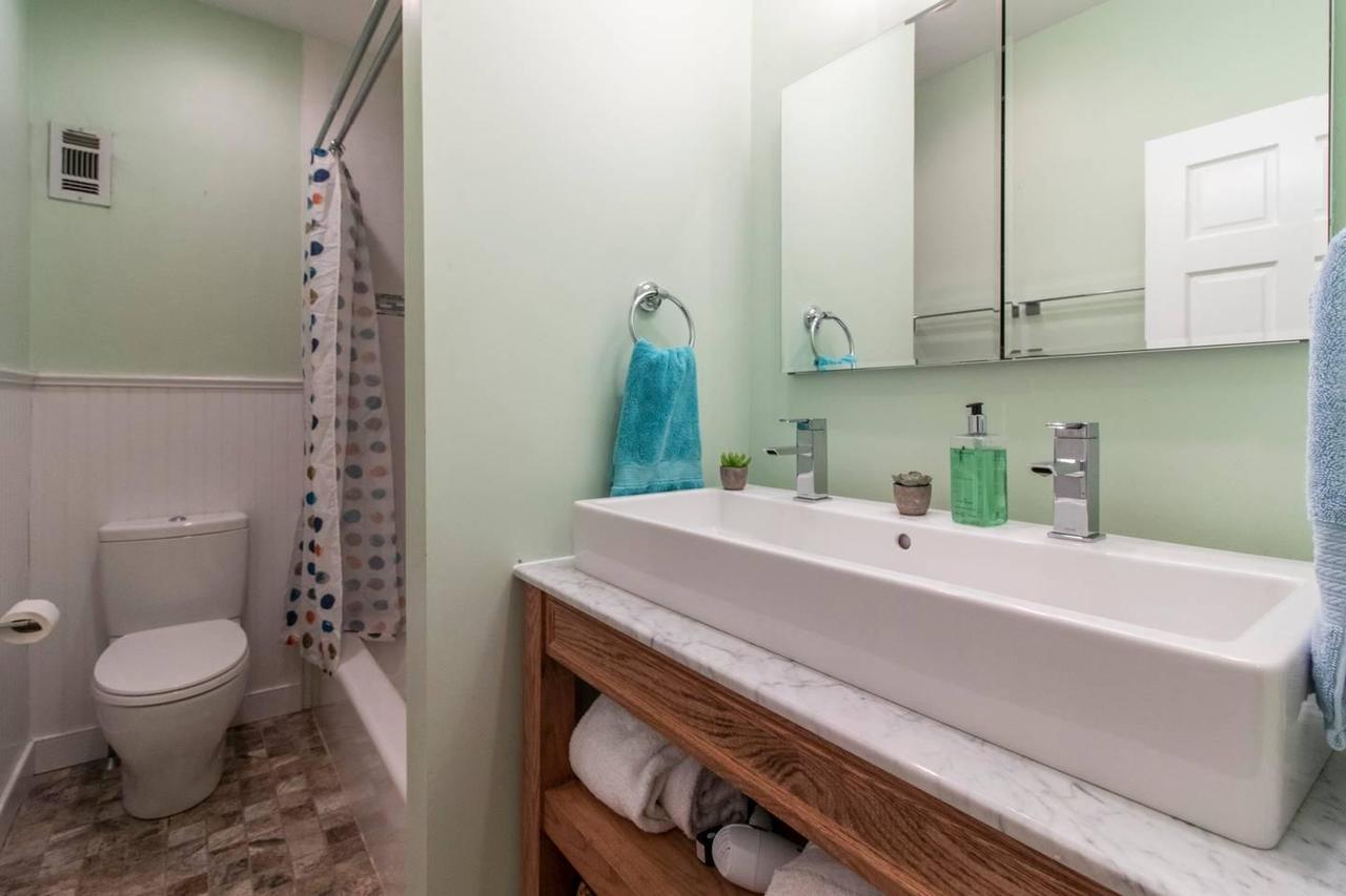Historic Gem - City Center/Patio/Soak Tub - thumb 12