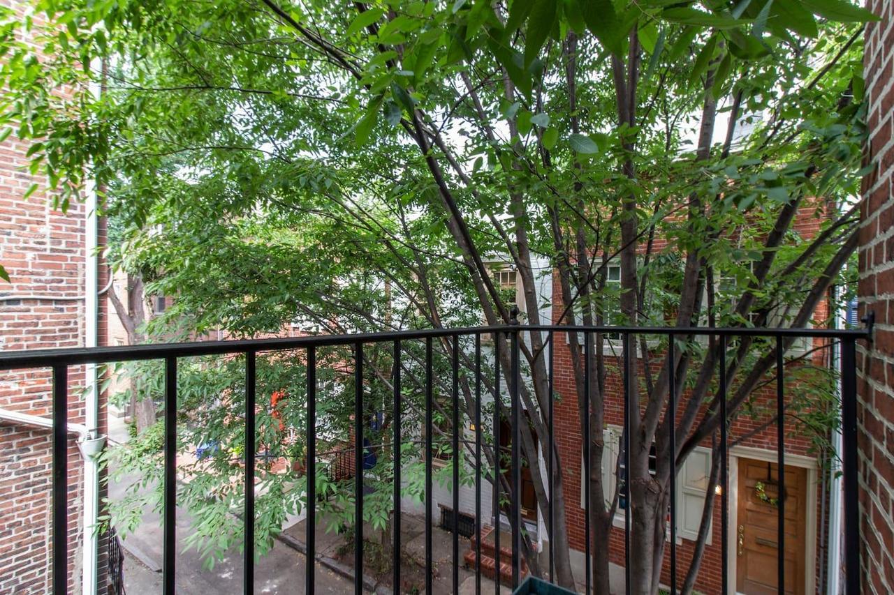 Historic Gem - City Center/Patio/Soak Tub - thumb 11