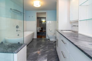 Historic Gem - City Center/Patio/Soak Tub