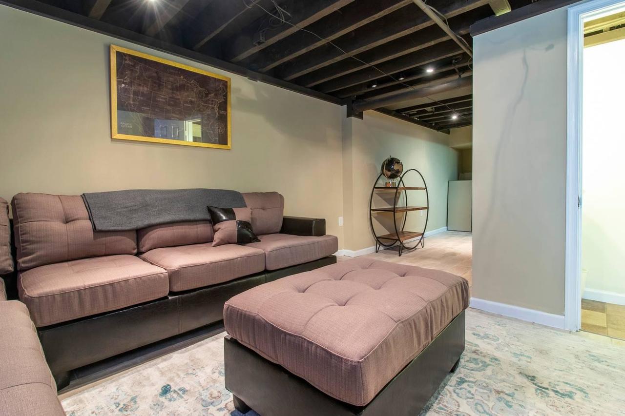Historic Gem - City Center/Patio/Soak Tub - thumb 22