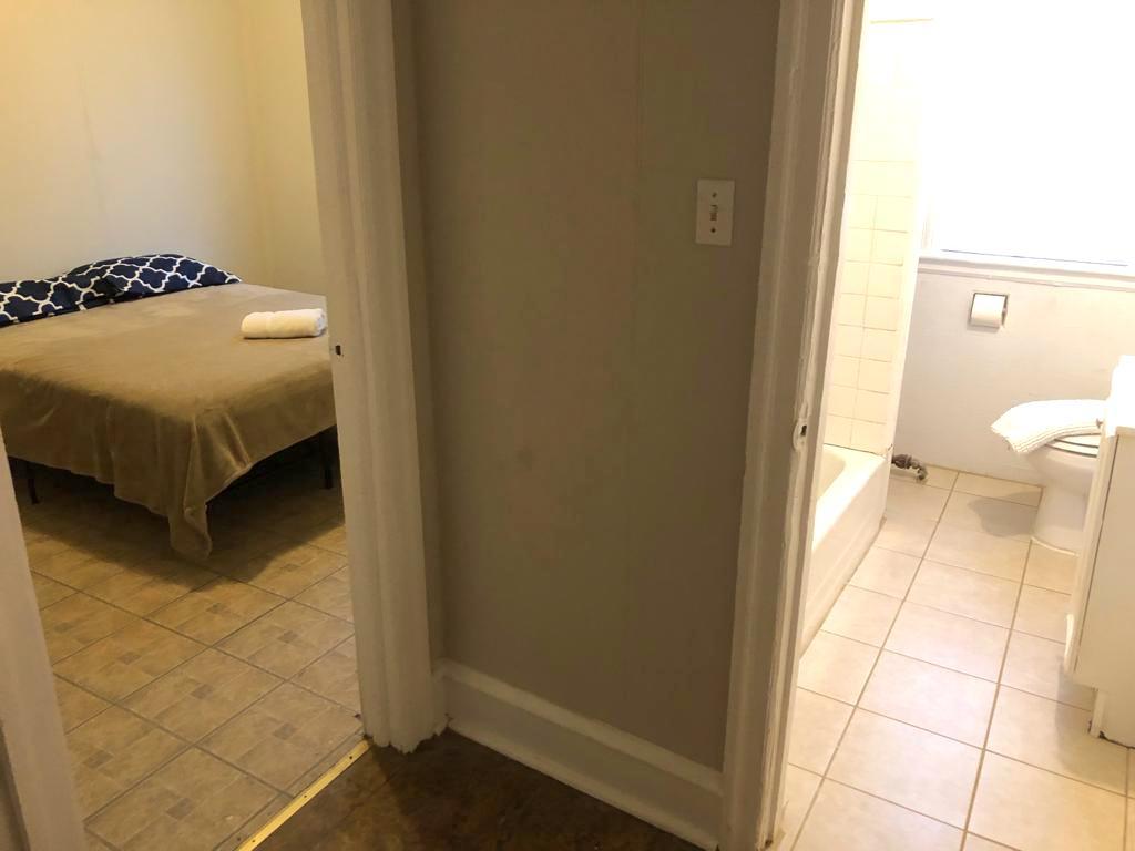 3 BDRM Spacious Home With Kitchen For Upto 10 Ppl - thumb 7