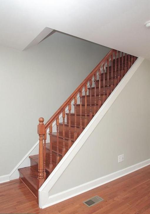 Adorable 3 BDRM Spacious House Near Fern Rock Transportation Center - thumb 3