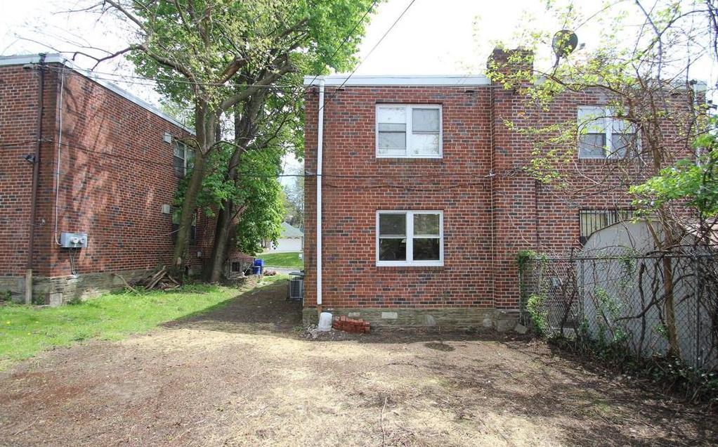 Adorable 3 BDRM Spacious House Near Fern Rock Transportation Center - thumb 6