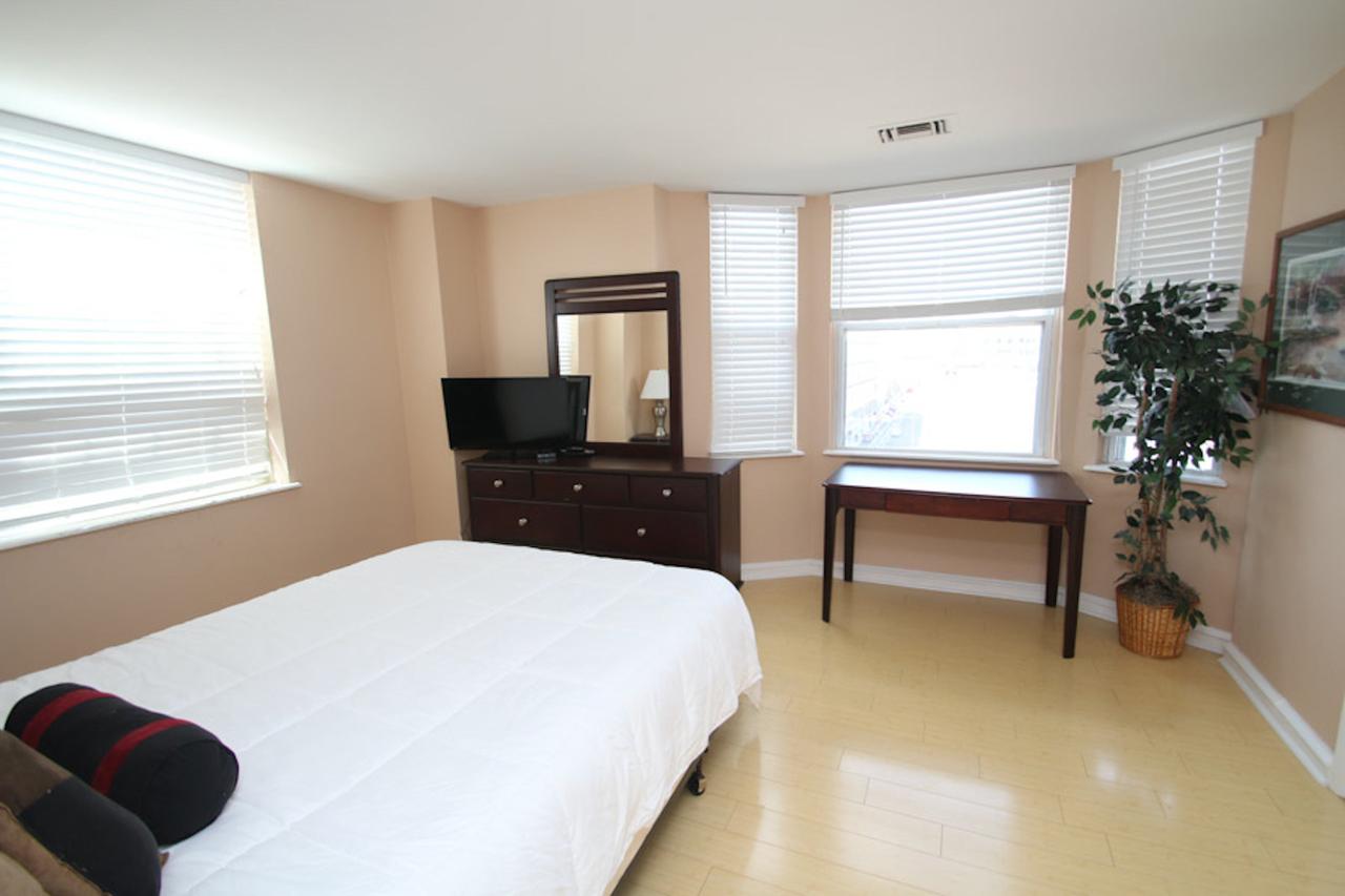 Rittenhouse Square 2BR Apartment - thumb 15