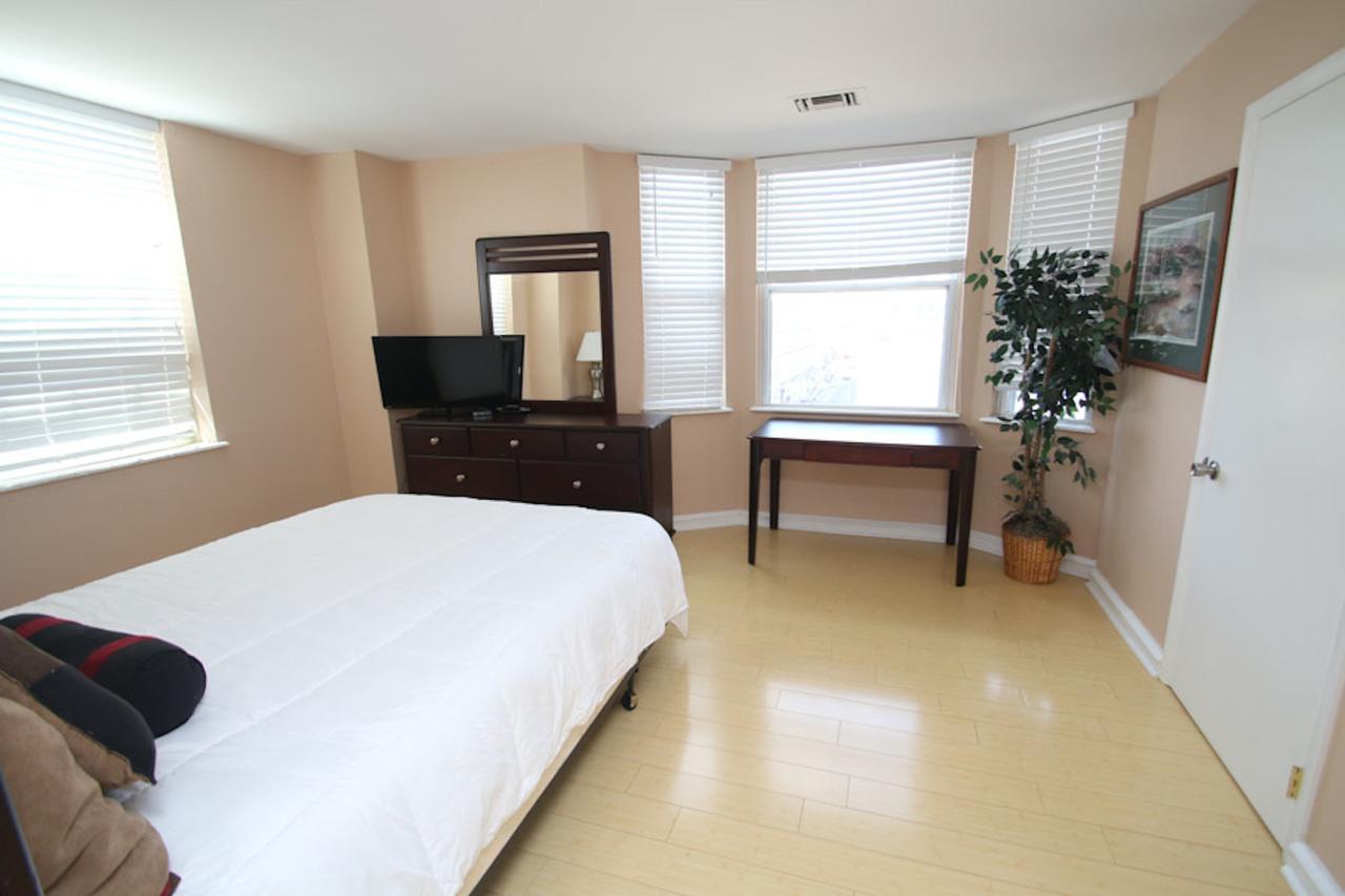 Rittenhouse Square 2BR Apartment - thumb 14