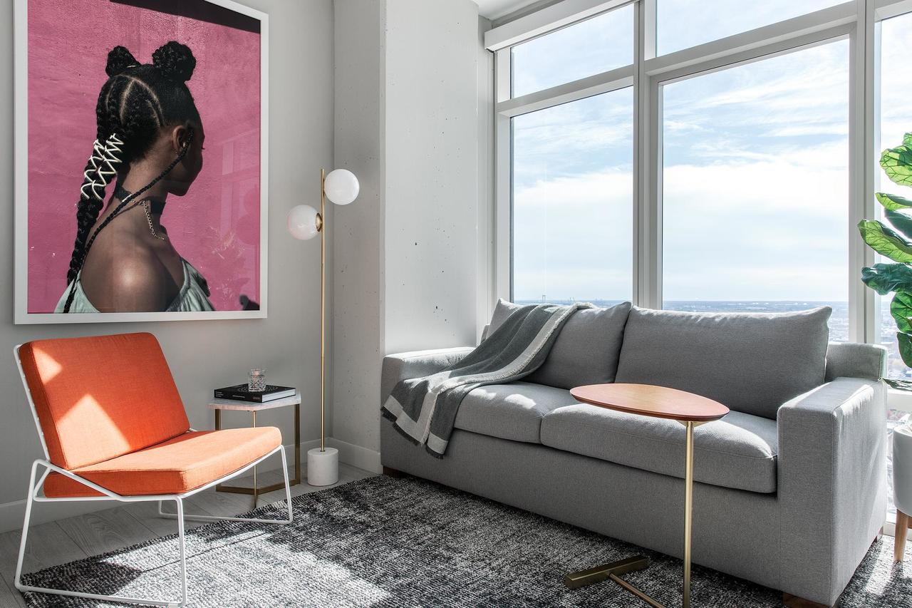 Striking 2BR+Lounge In City Center - thumb 8