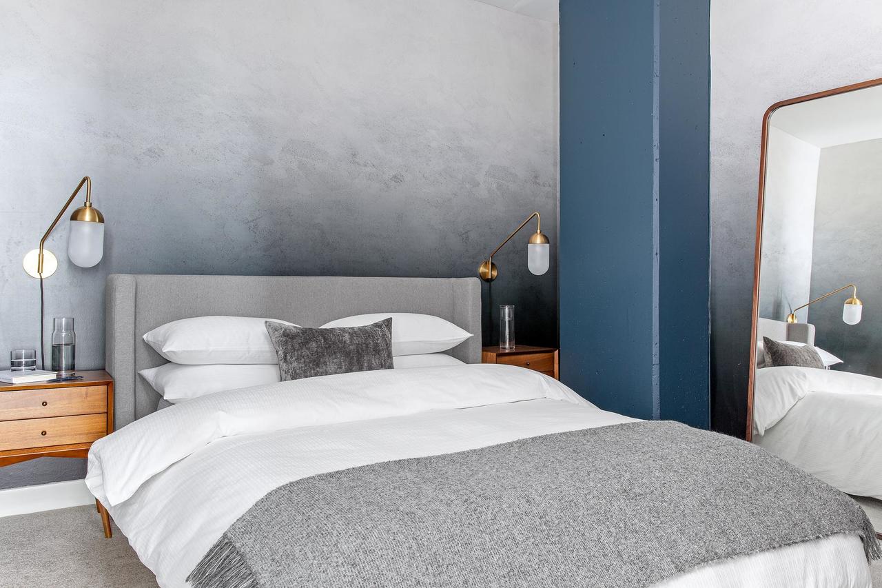 Striking 2BR+Lounge In City Center - thumb 16