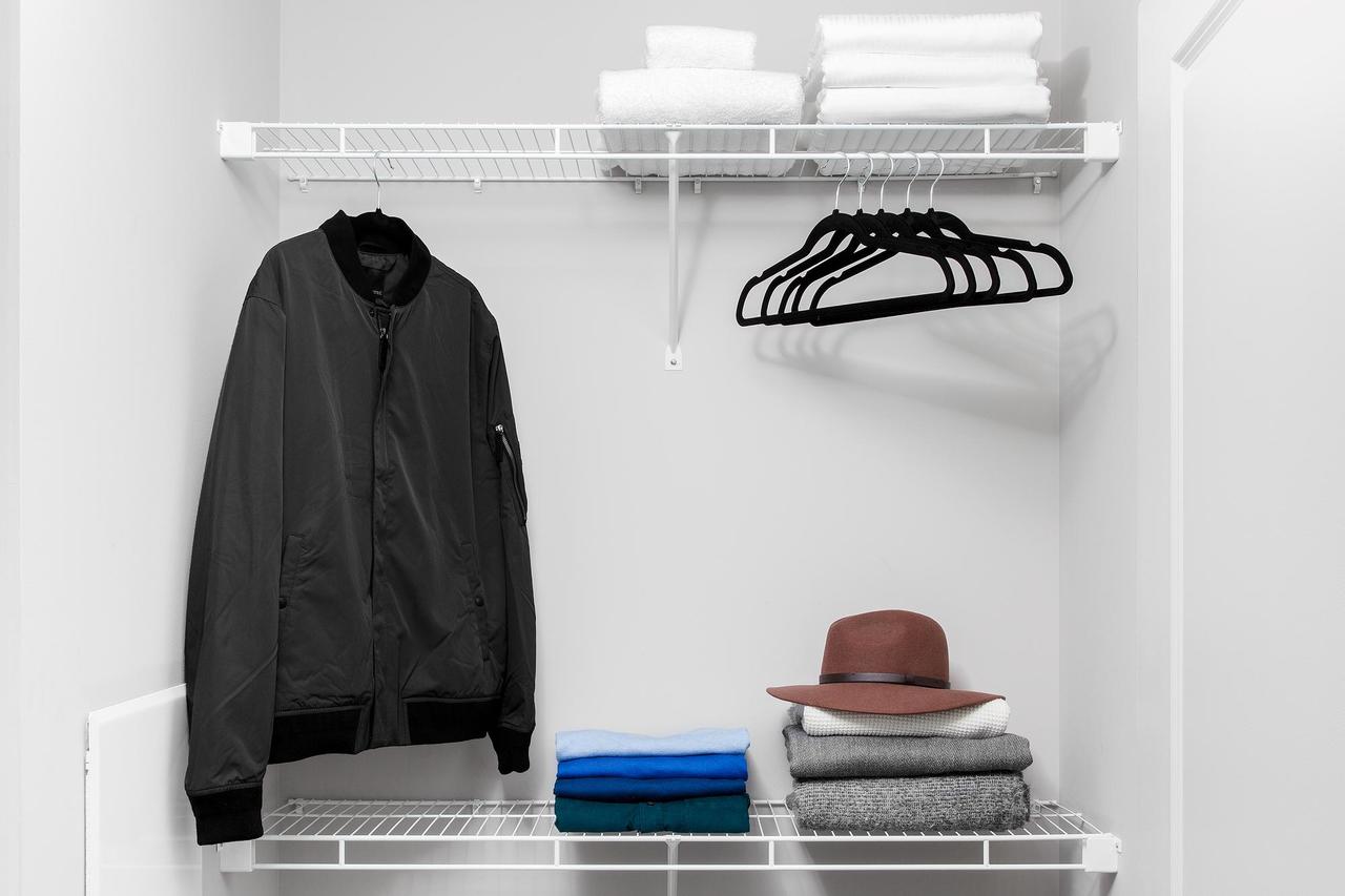 Striking 2BR+Lounge In City Center - thumb 21