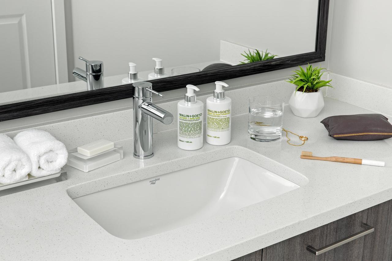 Striking 2BR+Lounge In City Center - thumb 20