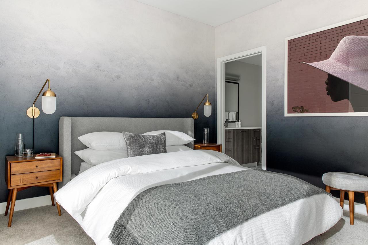 Striking 2BR+Lounge In City Center - thumb 11