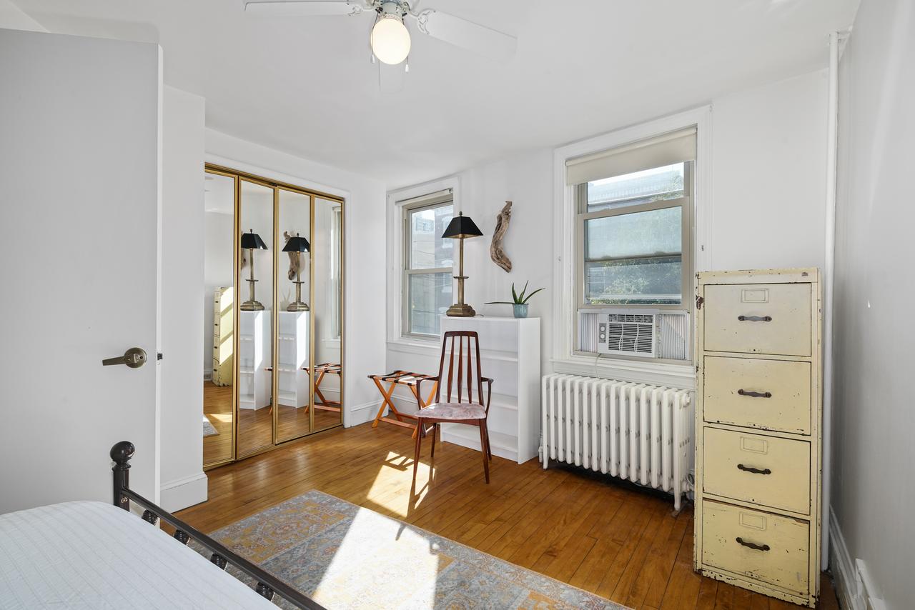 Queen Village Gem W/ Roof Deck - thumb 20