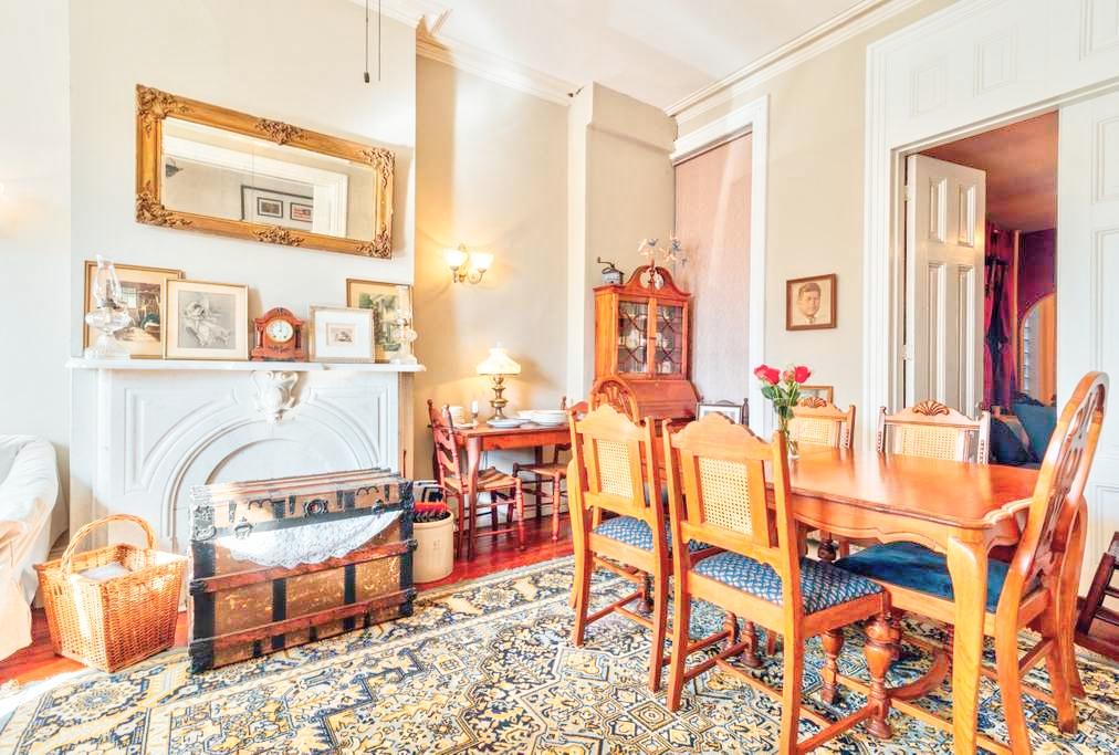 BnB Antiques & Art Gallery - thumb 42