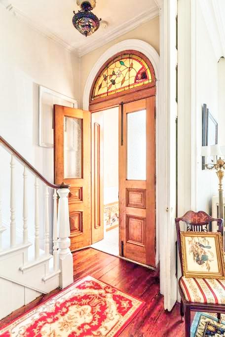 BnB Antiques & Art Gallery - thumb 40