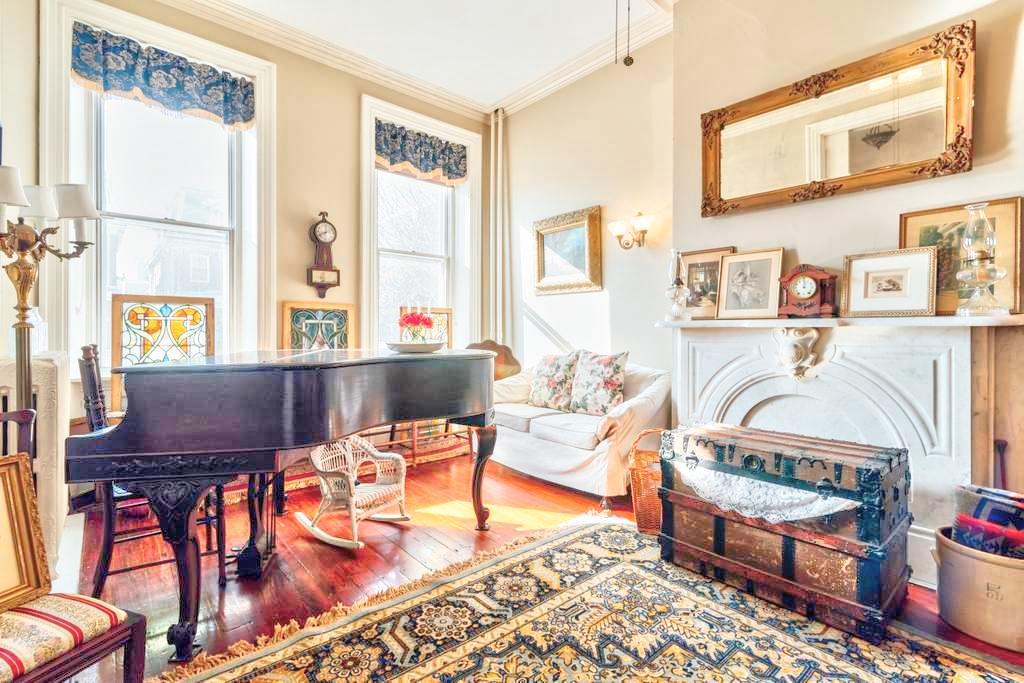 BnB Antiques & Art Gallery - thumb 43
