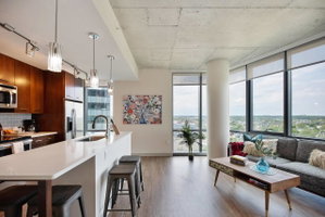Cozy Flat + Amenitized Building
