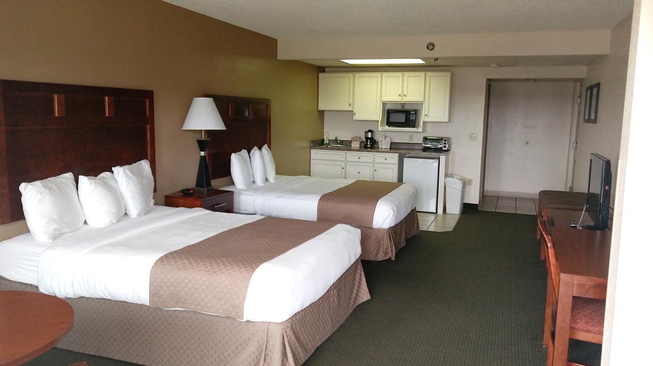 Park Tower Inn - thumb 29