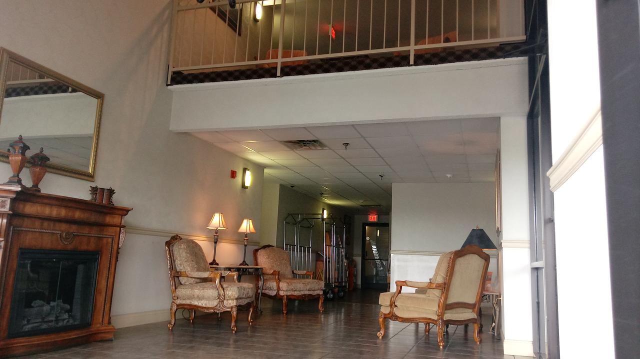 Park Tower Inn - thumb 30