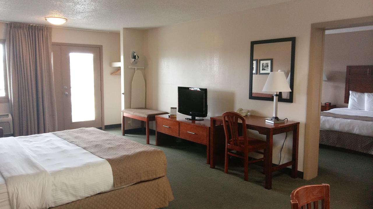 Park Tower Inn - thumb 26