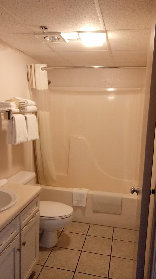 Park Tower Inn - thumb 25