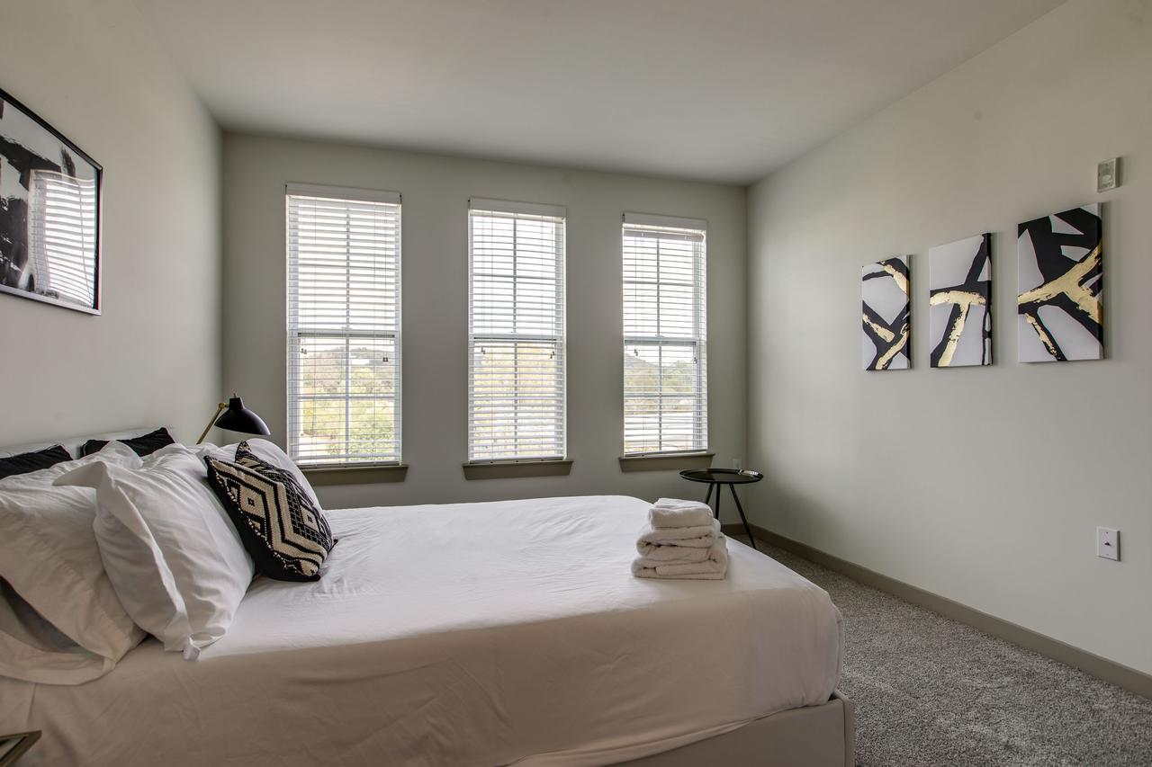 NEW Modern 2 BDR Franklin Apt W/ Pool Gym &Parking - thumb 8