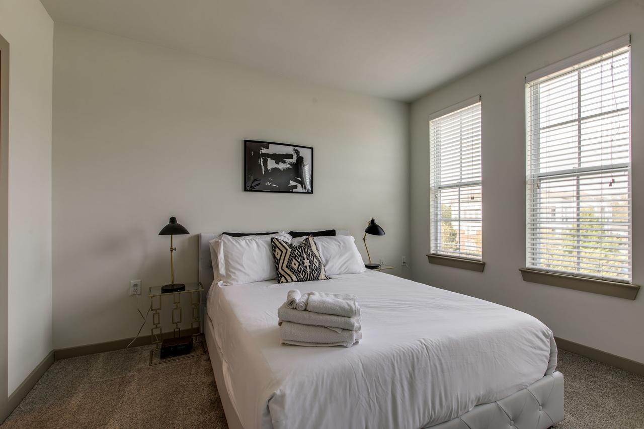 NEW Modern 2 BDR Franklin Apt W/ Pool Gym &Parking - thumb 6