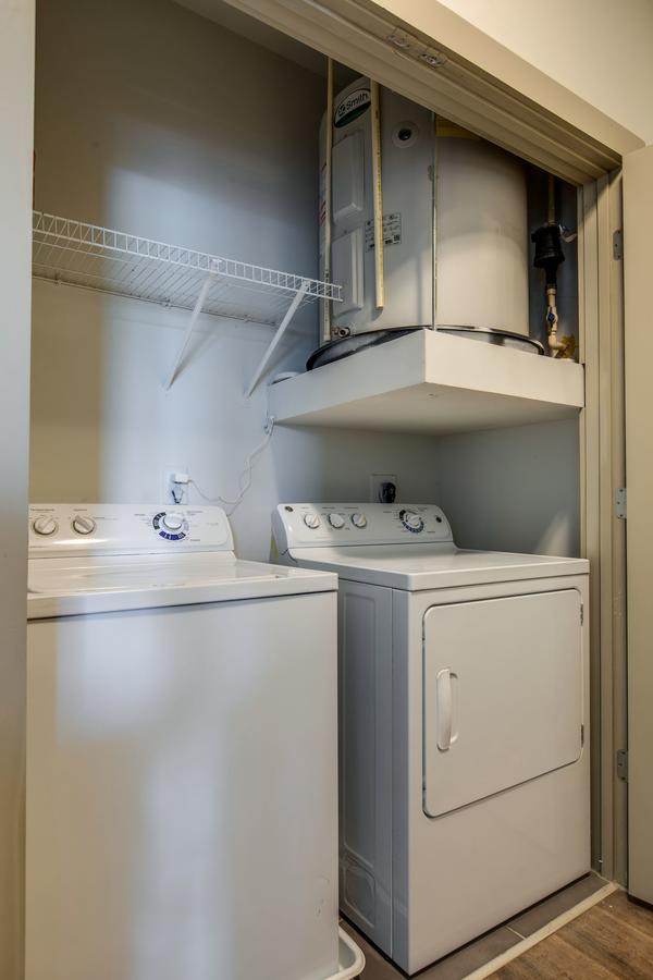 NEW Modern 2 BDR Franklin Apt W/ Pool Gym &Parking - thumb 20