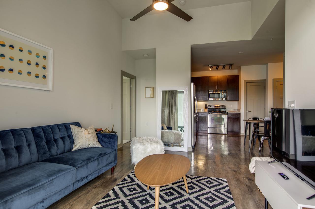 NEW Modern 2 BDR Franklin Apt W/ Pool Gym &Parking - thumb 3