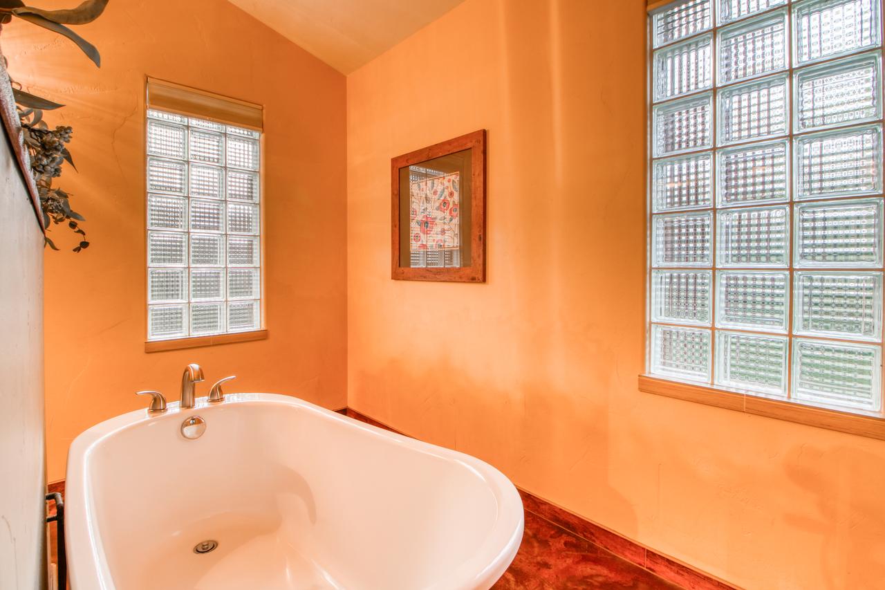 Creekside Cowa-Bungalow! - thumb 4