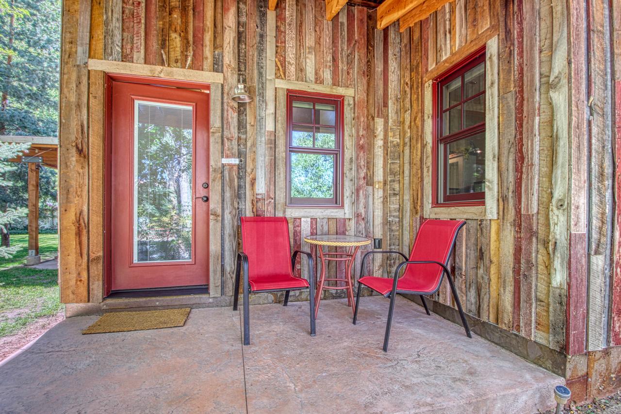 Creekside Cowa-Bungalow! - thumb 0