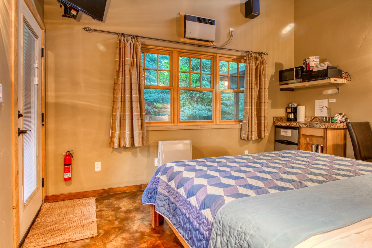 Creekside Cowa-Bungalow! - thumb 11