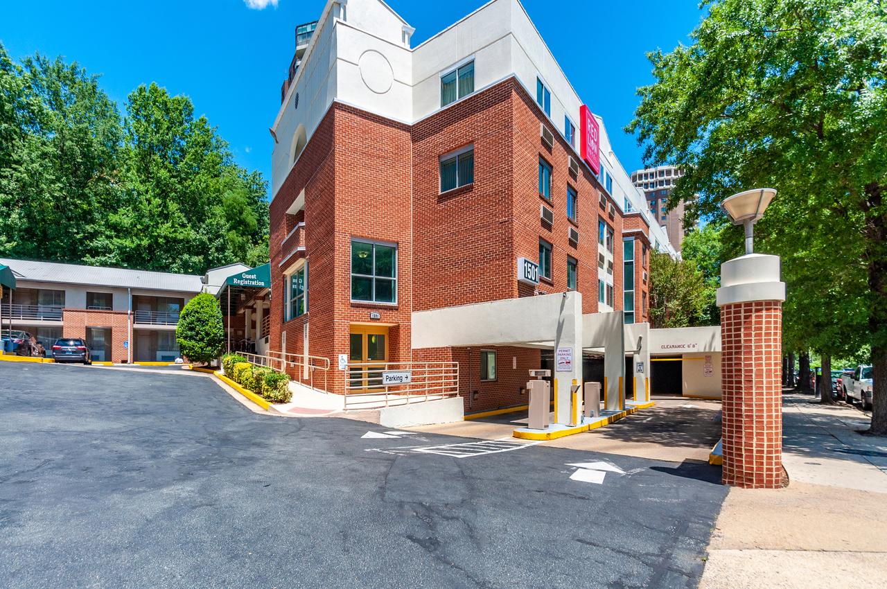 Red Lion Hotel Rosslyn Iwo Jima - thumb 0