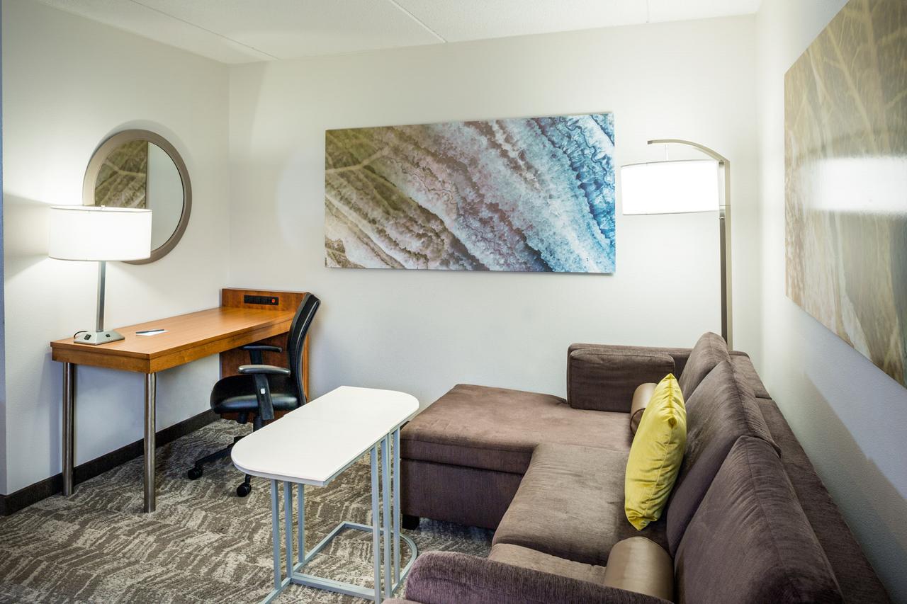 SpringHill Suites Hampton - thumb 4