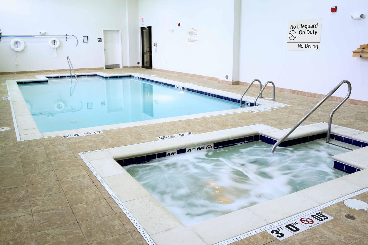 Hampton Inn & Suites Chesapeake-Square Mall - thumb 14